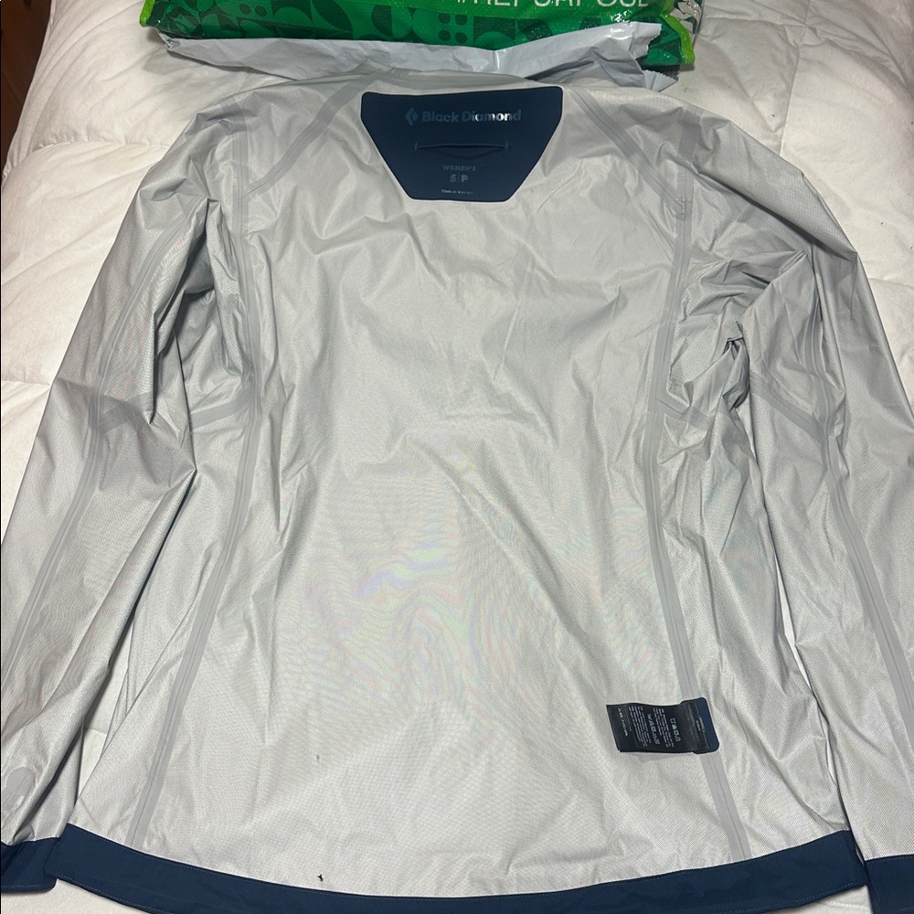 Black Diamond pullover packable rain shell - Picture 6 of 8
